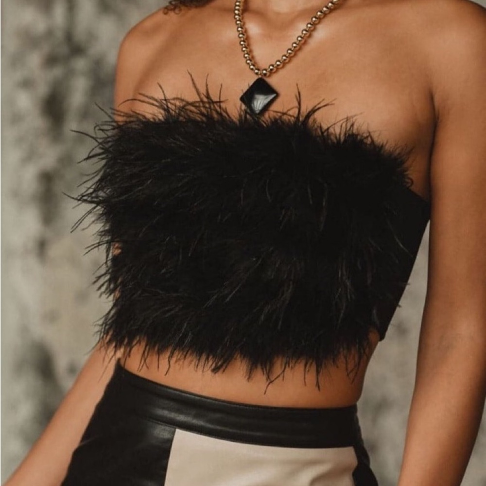 NWT! Chanel Black Faux Feather Top M